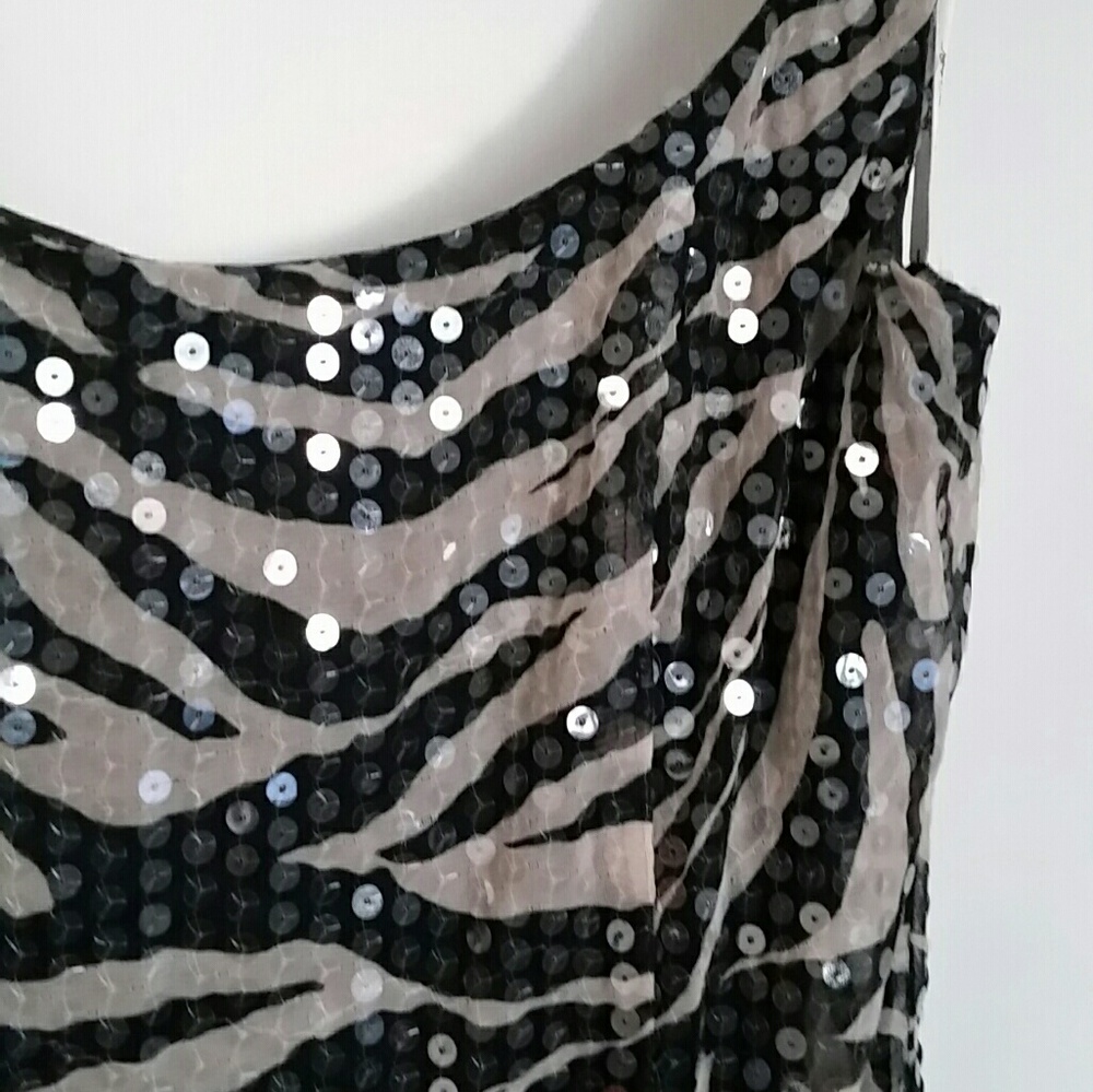 Dress - Picture 2 of 6